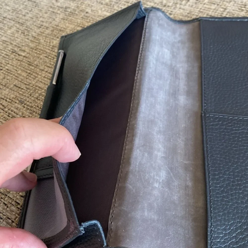 Abercrombie & Kent leather passport holder